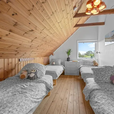Taio - 500m From The Sea By Interhome Feriehus *