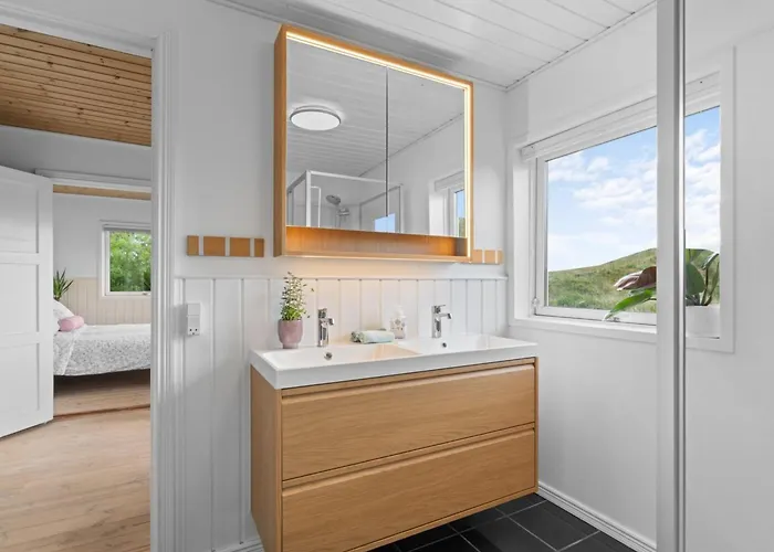 Taio - 500m From The Sea By Interhome Lakolk